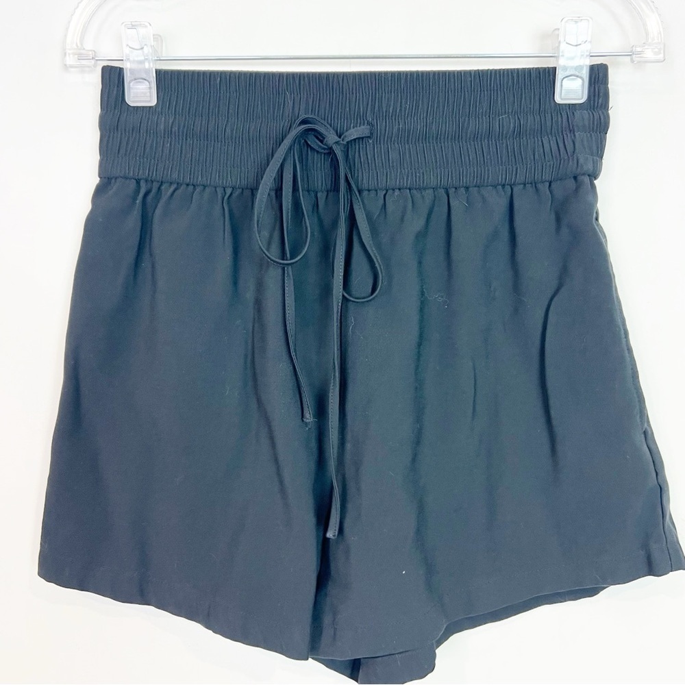 OPEN EDIT BLACK WIDE ELASTIC WAIST WITH TIE FLOWY SHORTS WOMENS SZ SMALL